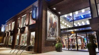 Van tilburg kledingzaak outlet