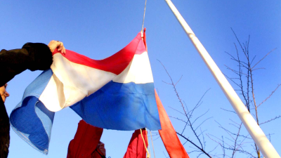 Minuut stilte voor slachtoffers aanslagen Parijs