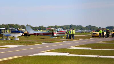 vliegtuigje-vliegveld