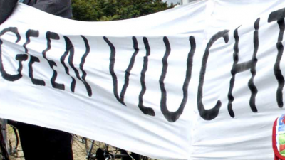 Demonstraten anti-islambeweging Pegida opgepakt vanwege tonen hakenkruis