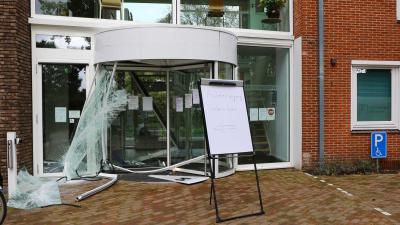 voorpui-schade-gezondheidscentrum-apotheek