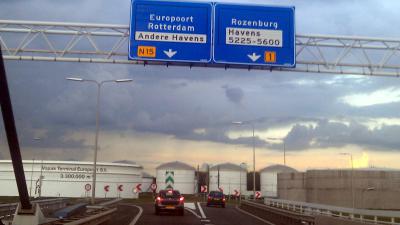 Bij Vopak staan 200 banen op de tocht