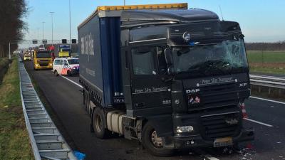 Ongeval met 2 vrachtwagens op A58 Oirschot