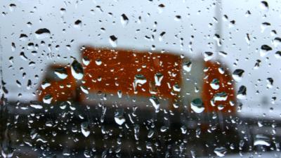 Vuilniswagen rijdt echtpaar dood