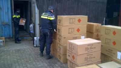 Politie vindt 8000 kilo illegaal vuurwerk