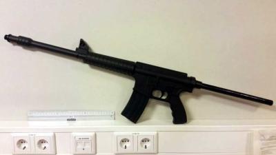 Mitrailleur blijkt waterpijp