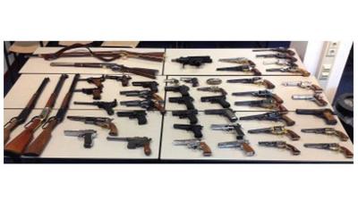 Grote wapenverzameling in beslag genomen in Borsele