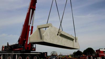 Waterinlaat van 40.000 kilo voorkomt wateroverlast in Meppel  