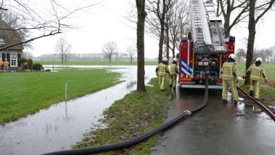wateroverlast-brandweer-woonboerderij