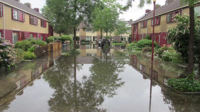 wateroverlast-straat-regenval