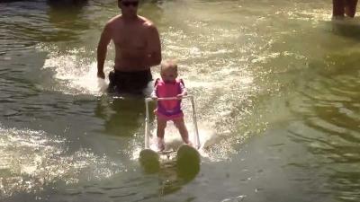 Baby van 6 maanden jongste waterskiër ooit