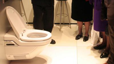 Bibliotheek in de &#039;&#039;shit&#039;&#039; door boekpoeper