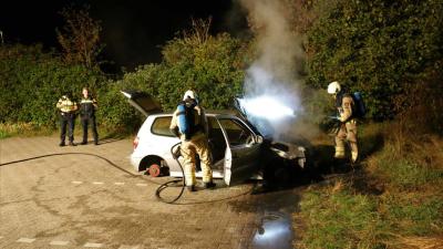 Brandweer blust auto zonder wielen in Rolde