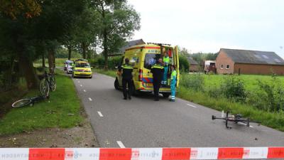 Wielrenner gewond na botsing met fietsers 
