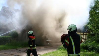 Veel rookontwikkeling bij uitslaande woningbrand Valthermond