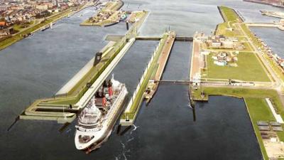 Bouw grootste zeesluis ter wereld in IJmuiden van start gegaan