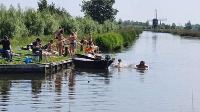 Nederland recreëert met o.a. volle wegen naar de kust